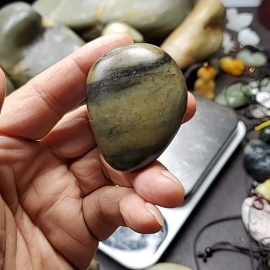 和田玉（糖玉）未镶嵌挂件