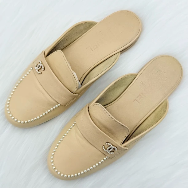 95新 Chanel/香奈儿 裸色珍珠双c饰扣拖鞋 38码 公价8.3k x049