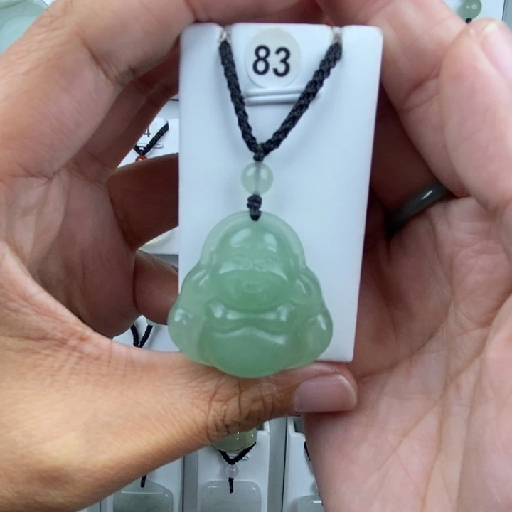 石英质玉未镶嵌颈饰