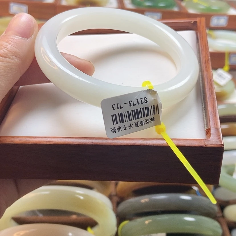 【闪购商品】和田玉手镯未镶嵌