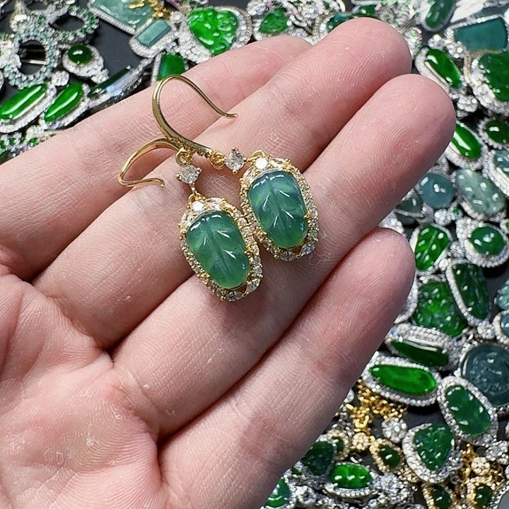 翡翠颈饰未镶嵌 天然A货翡翠放漏