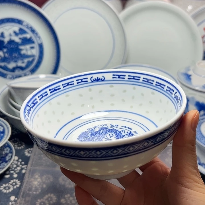 青花玲珑的5.5寸饭碗