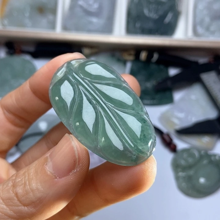 翡翠未镶嵌挂件翡翠