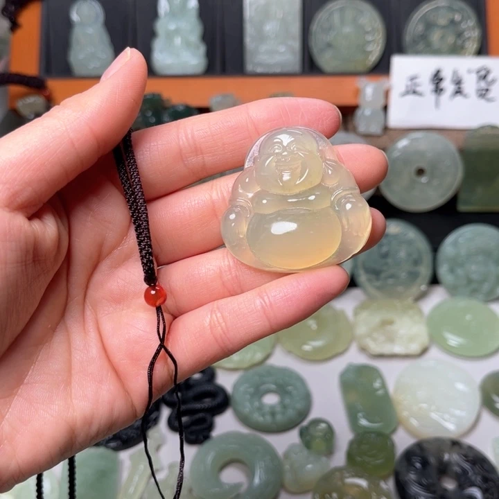 岫玉吊坠(赠链)未镶嵌自****?