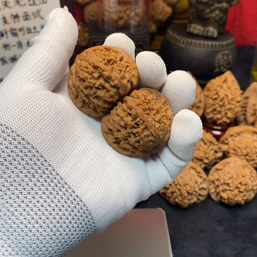 米***坦吊坠文玩核桃满天星全品39