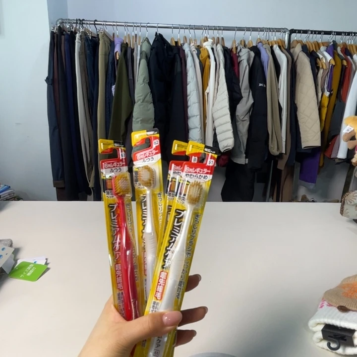 瓷片4个。。。。。。。。。。。。。。。。。