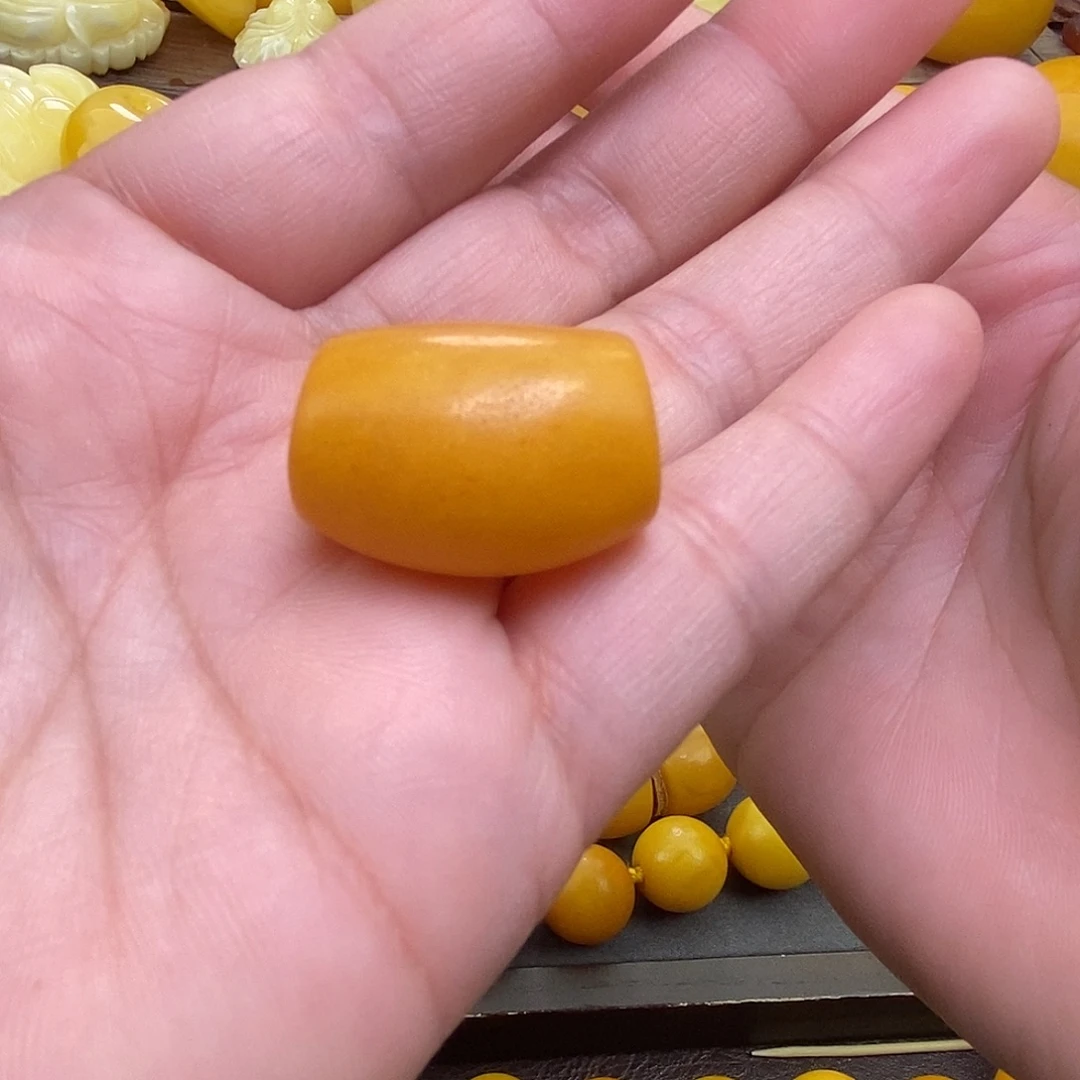 蜜蜡未镶嵌珠宝奇石