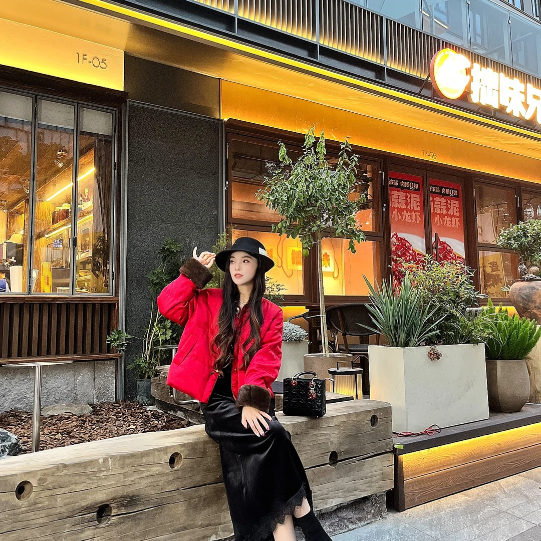 LA.Sheila“北方佳人”新中式高级感唐装羽绒服253-YRF/1013-5619