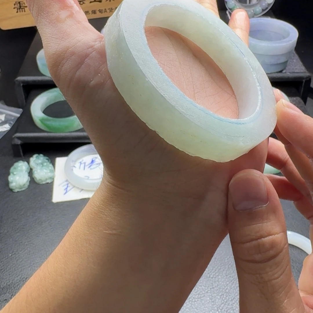 定制翡翠未镶嵌手镯