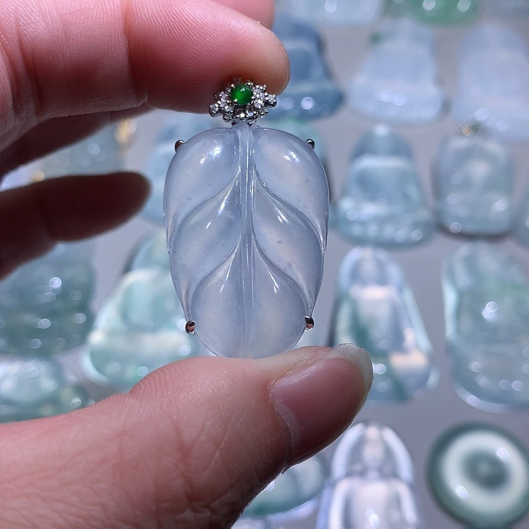 翡翠颈饰18K金镶嵌叶子