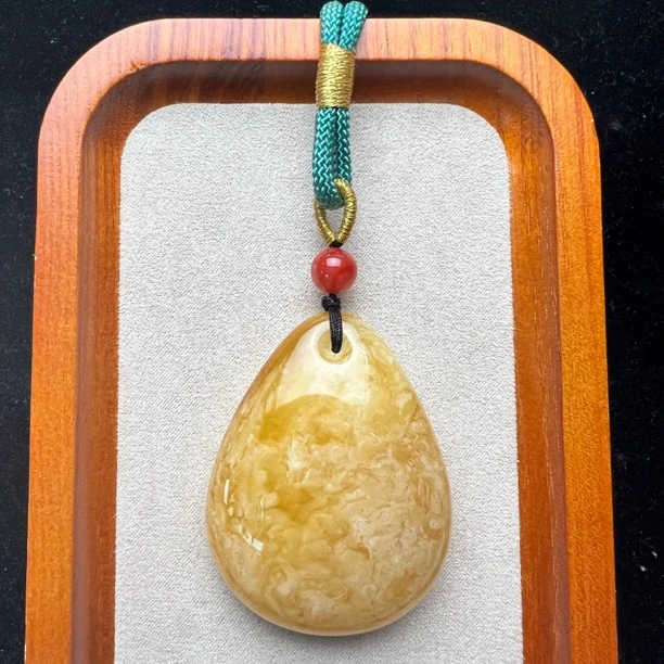 Y2089天然原矿蜜蜡 吊坠42×55×15.7mm支持鉴定假一罚四