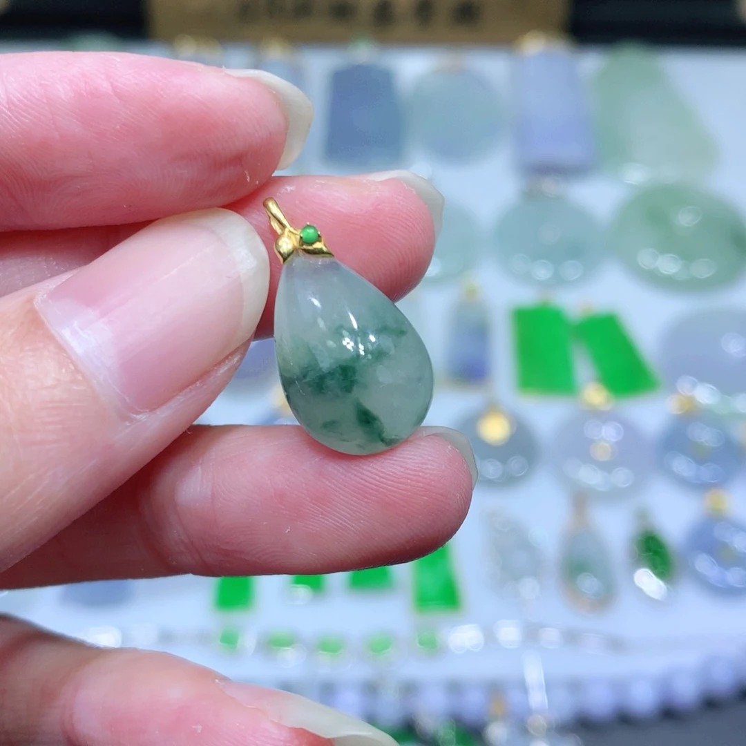 翡翠吊坠(不含链)18K金镶嵌