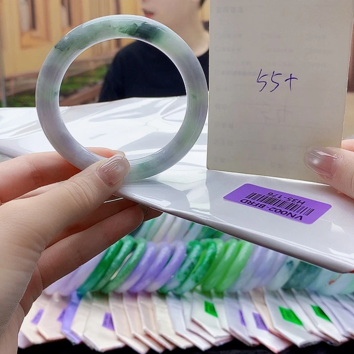 翡翠手镯未镶嵌cvg