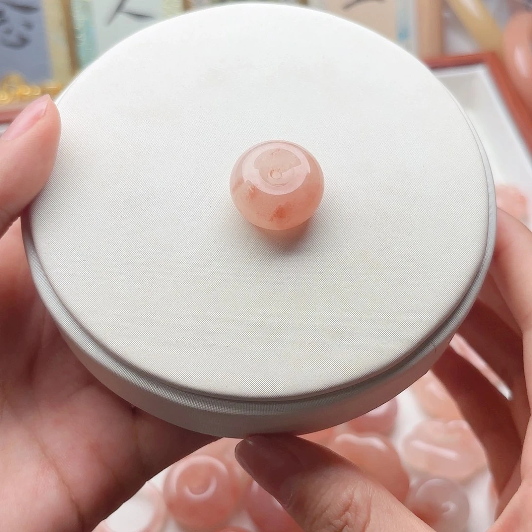 石英质玉未镶嵌颈饰瘦***?