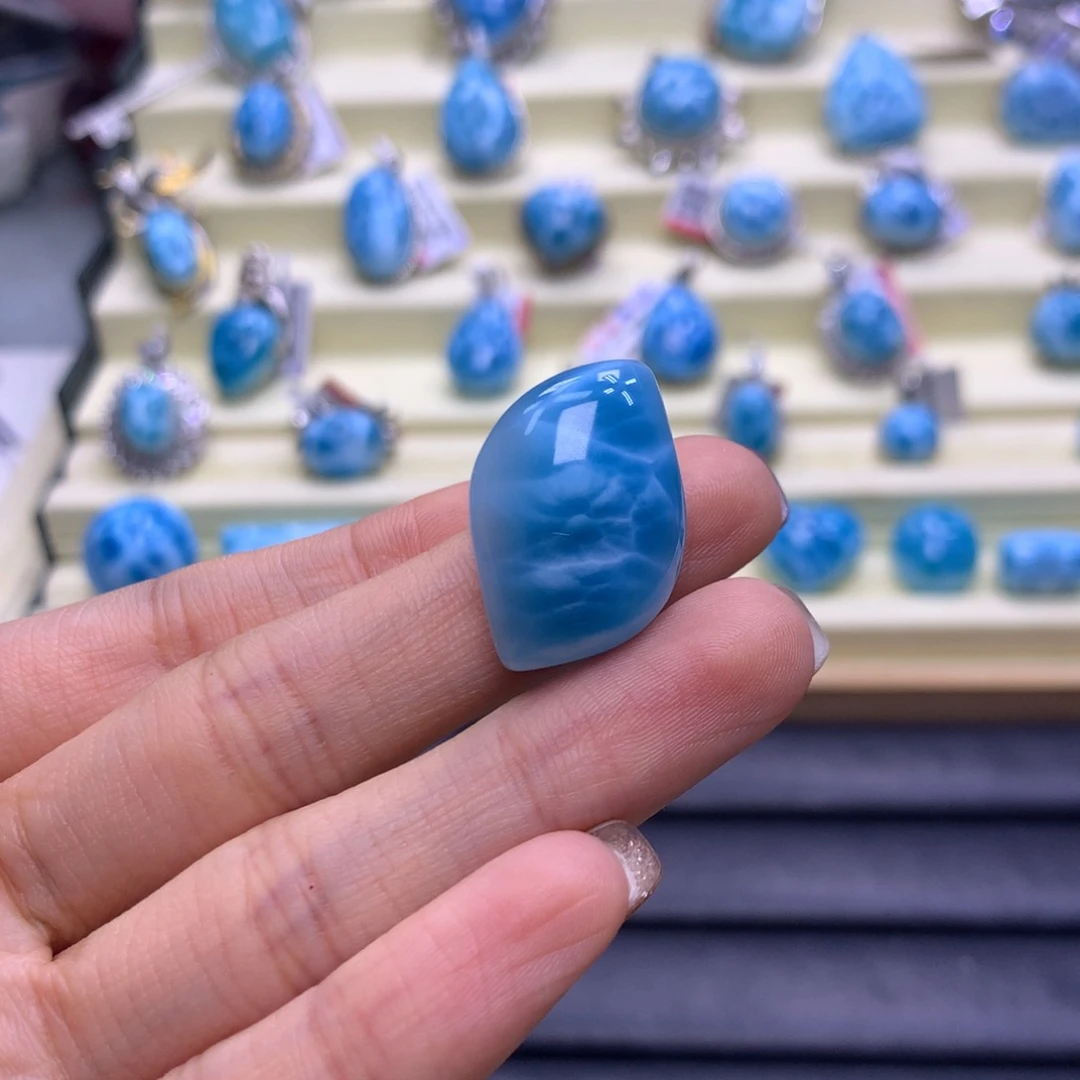 未镶嵌针钠钙石（海纹石）珠宝奇石精品叶子