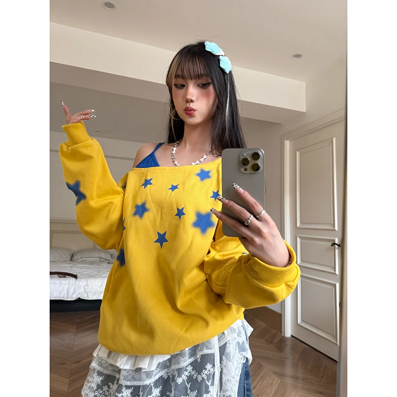 美式星星印花假两件撞色宽松性感2025新款秋季露肩上衣斜肩卫衣女