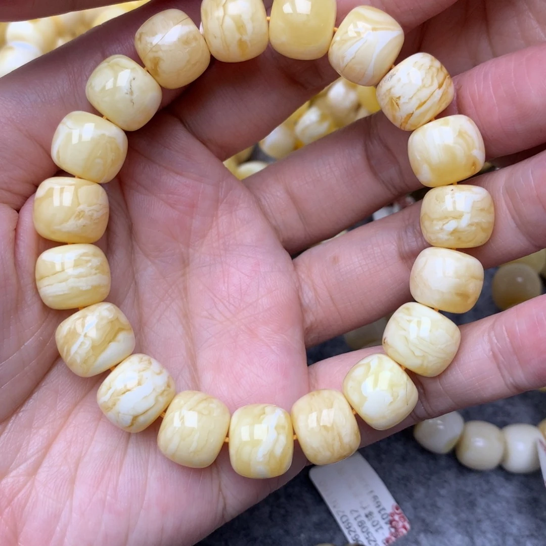 琥珀未镶嵌珠宝奇石23