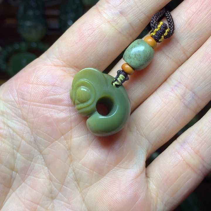 岫岩河磨玉（透闪石质玉）未镶嵌颈饰