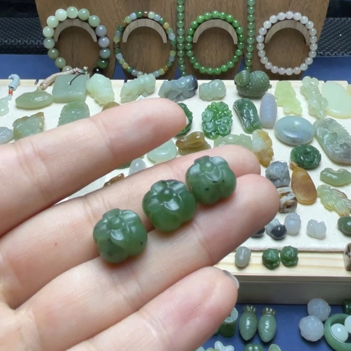 颈饰未镶嵌和田玉幸**猪