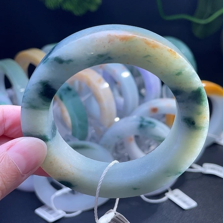 定制翡翠未镶嵌翡翠手镯
