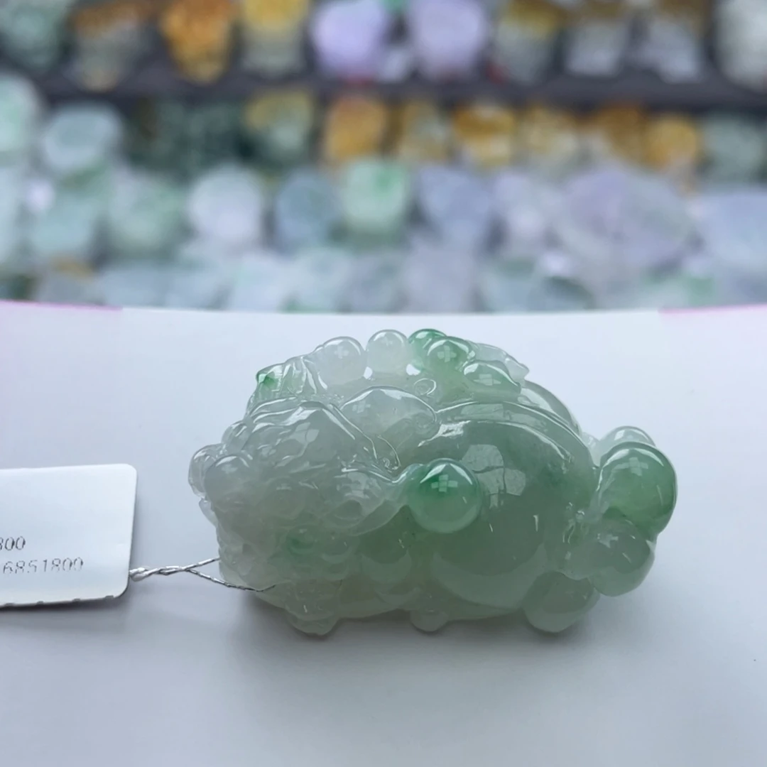 翡翠颈饰未镶嵌貔貅