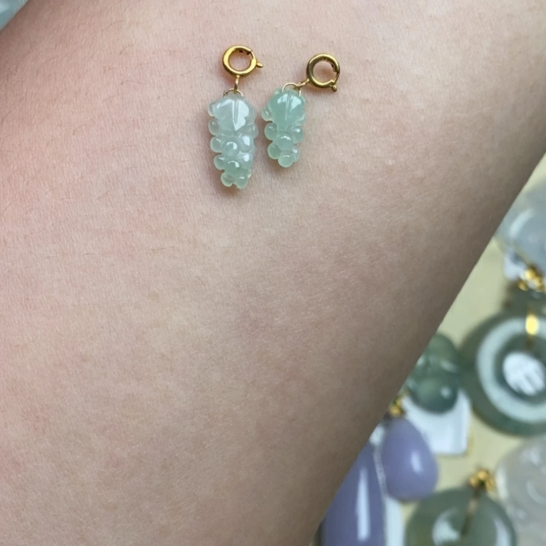 翡翠18K金镶嵌颈饰葡萄一对