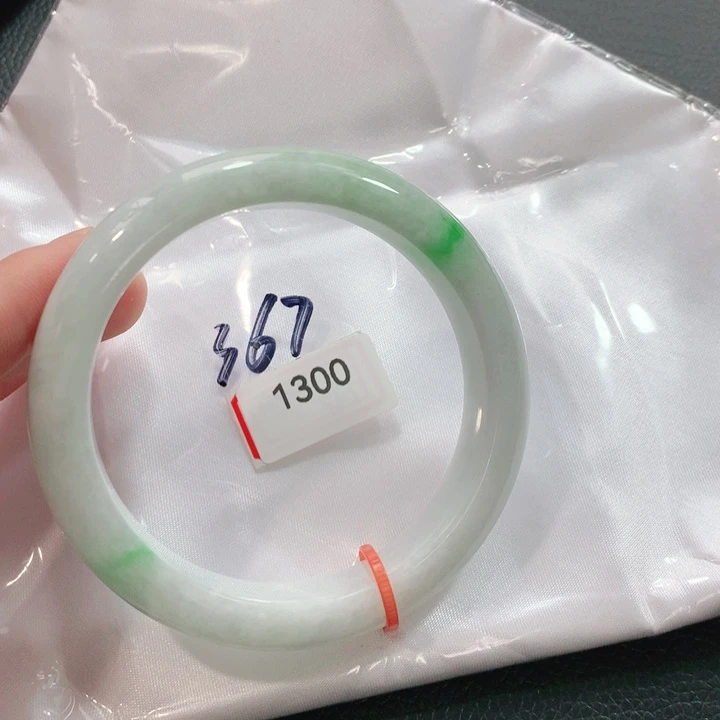 翡翠手镯未镶嵌天然翡翠手镯