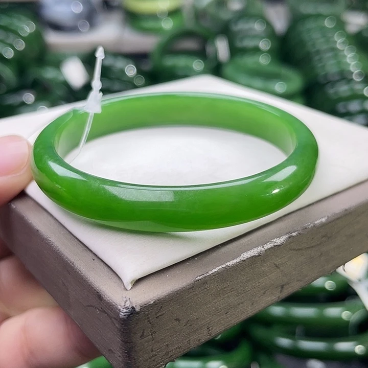 未镶嵌手镯和田玉（碧玉）