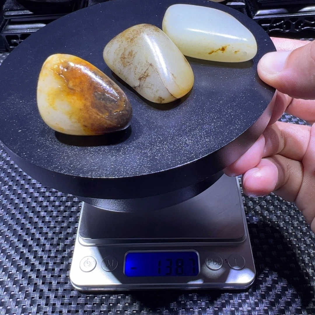 吊坠(不含链)未镶嵌和田玉（子料）95