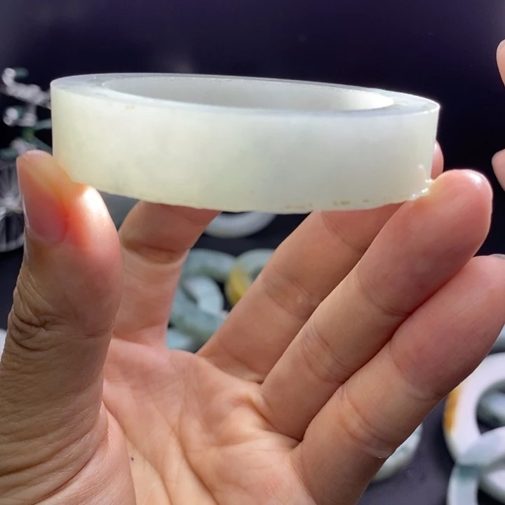 定制翡翠手镯未镶嵌