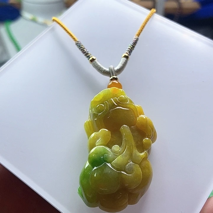 吊坠(赠链)未镶嵌翡翠