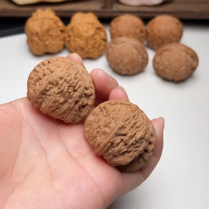 文玩核桃手串白狮子