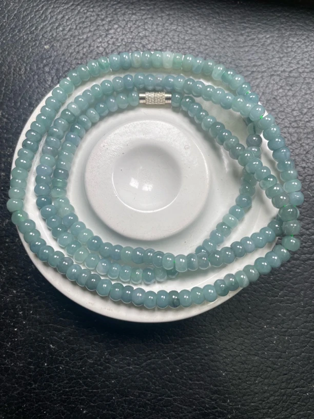 天然翡翠A货、危蓝水算盘珠，尺寸约5x3、1条约180颗，86元