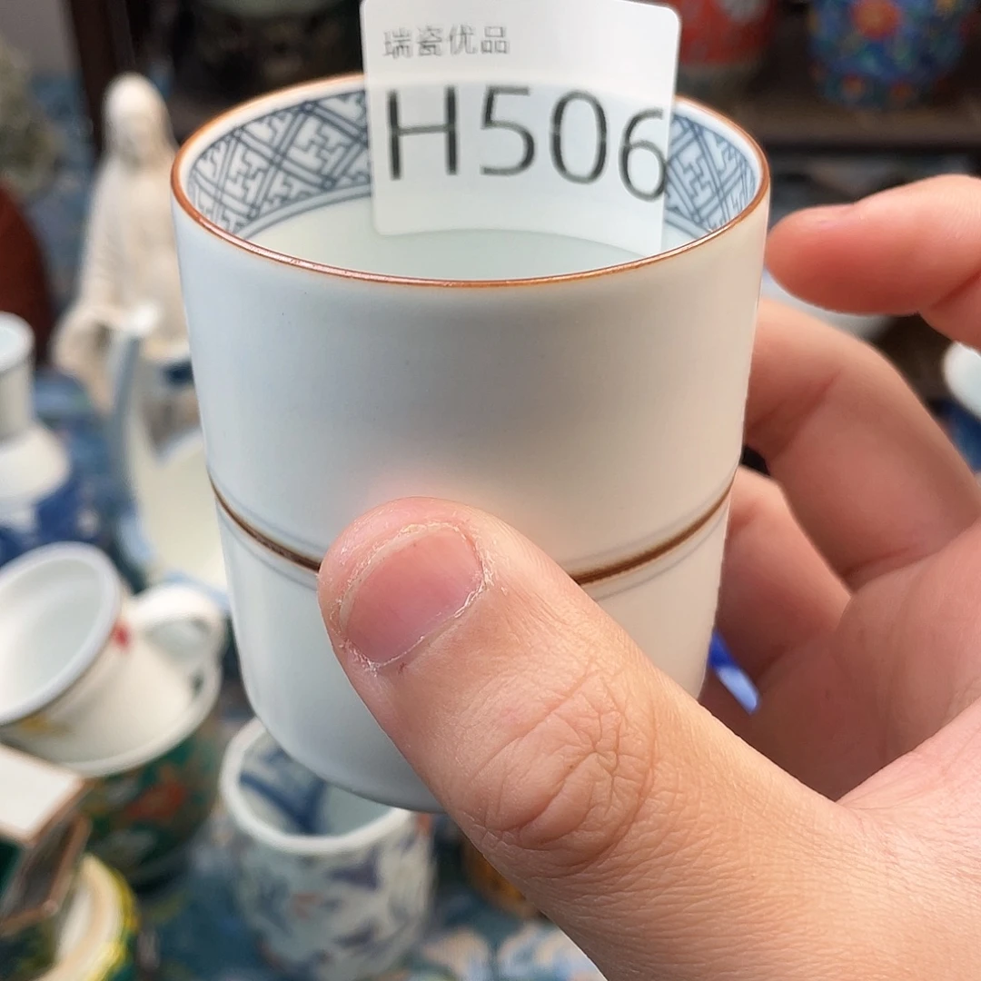 L***a哈哈哈哈哈哈哈506