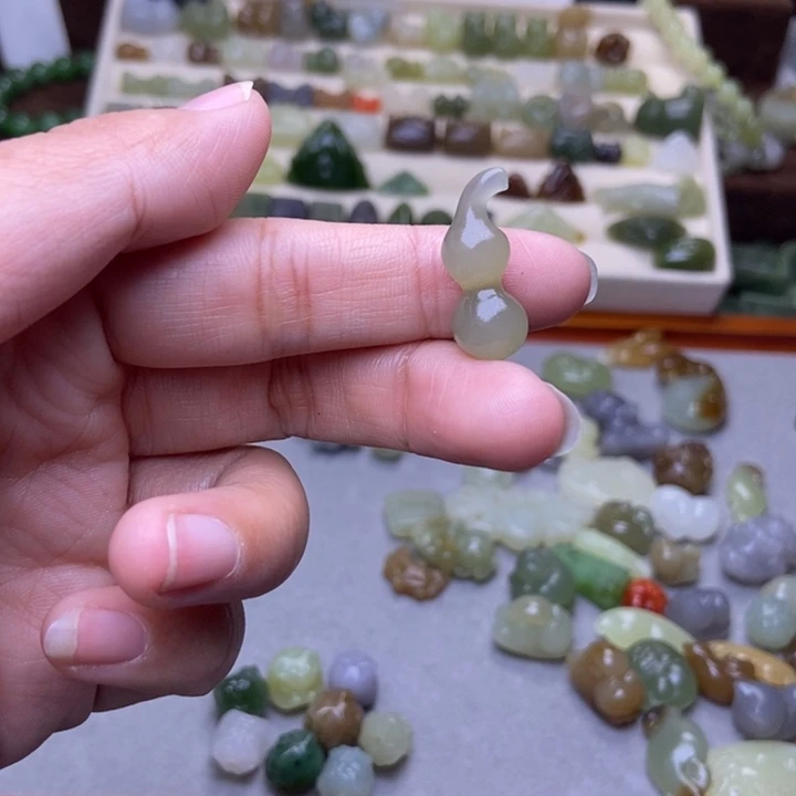 未***来和田玉未镶嵌手链