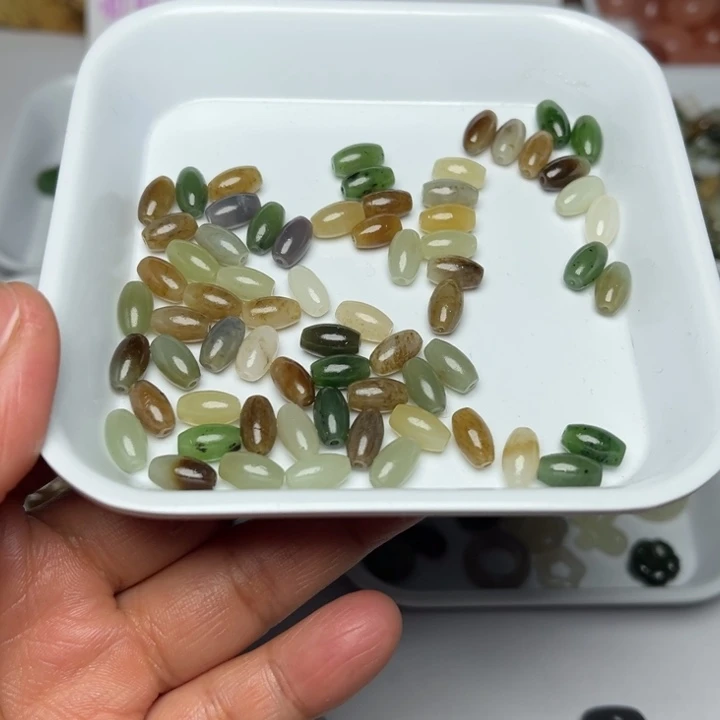 和田玉未镶嵌珠宝半成品1号拍一随机发1颗
