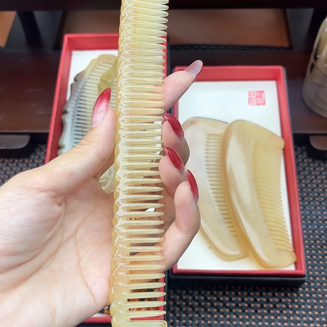 纯手工制作纯牛角梳子