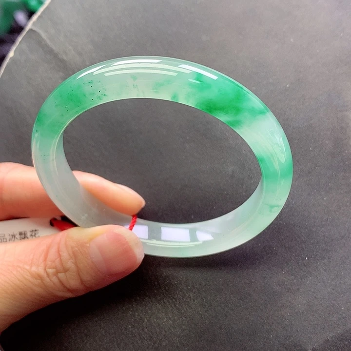 未镶嵌手镯石英质玉