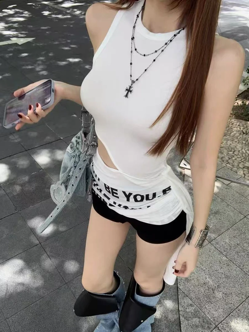 韩版白色镂空字母印花背心女装2025春秋新款内搭设计感不规则上衣