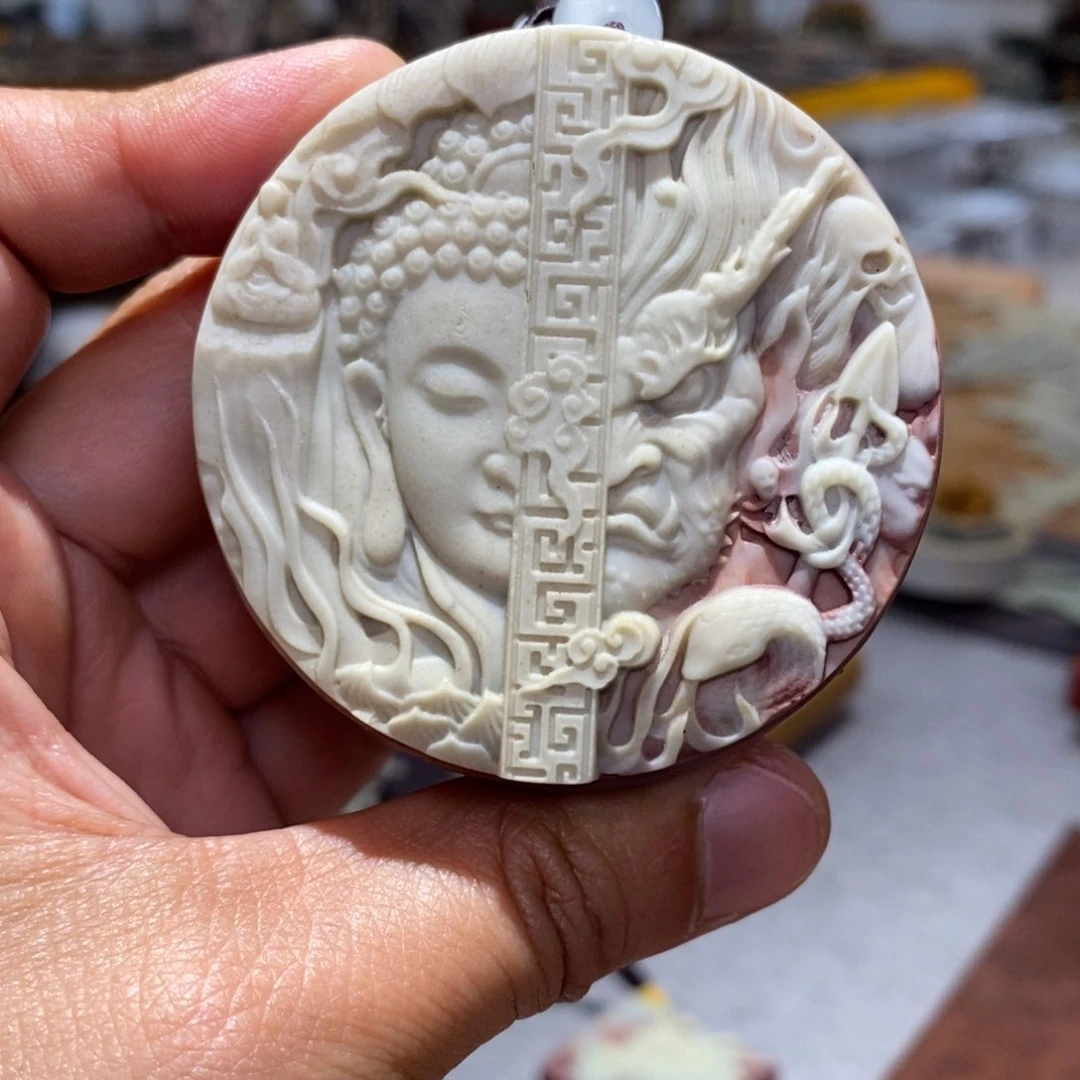 紫袍玉带石一念之间手把件