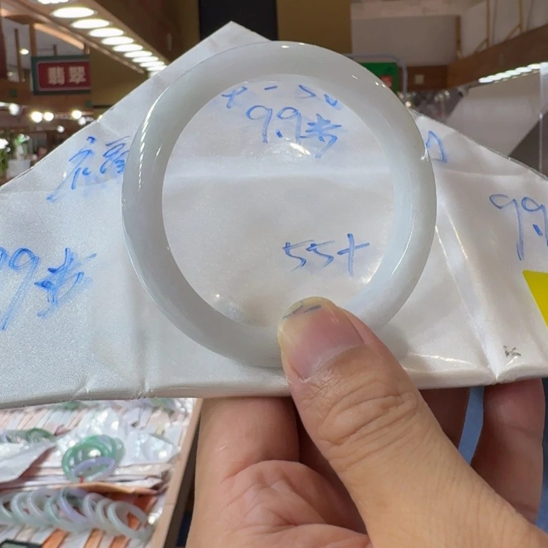 翡翠手镯未镶嵌琴***?纯天然缅甸翡翠a货