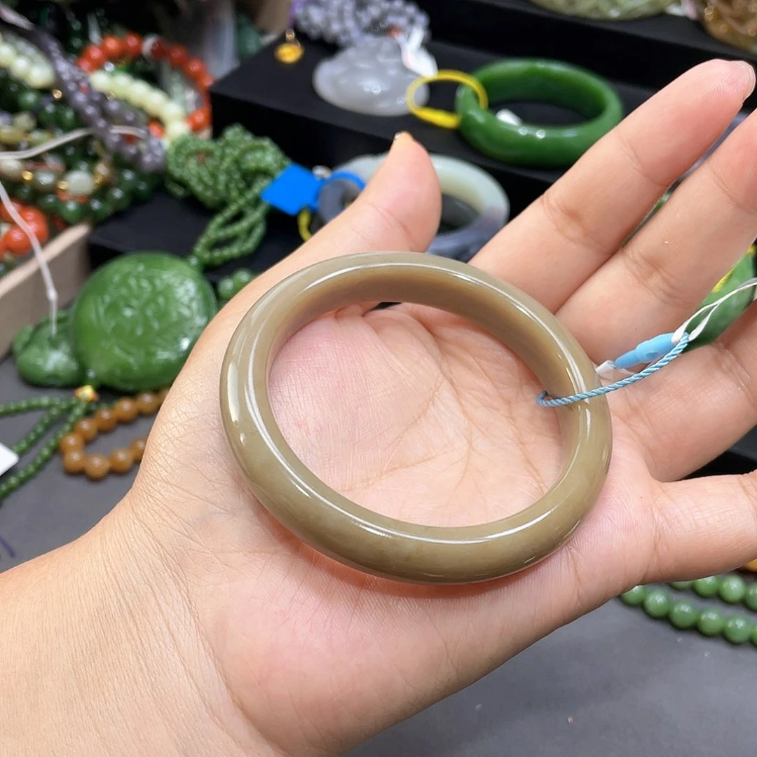 和田玉手镯5758圈口40未镶嵌