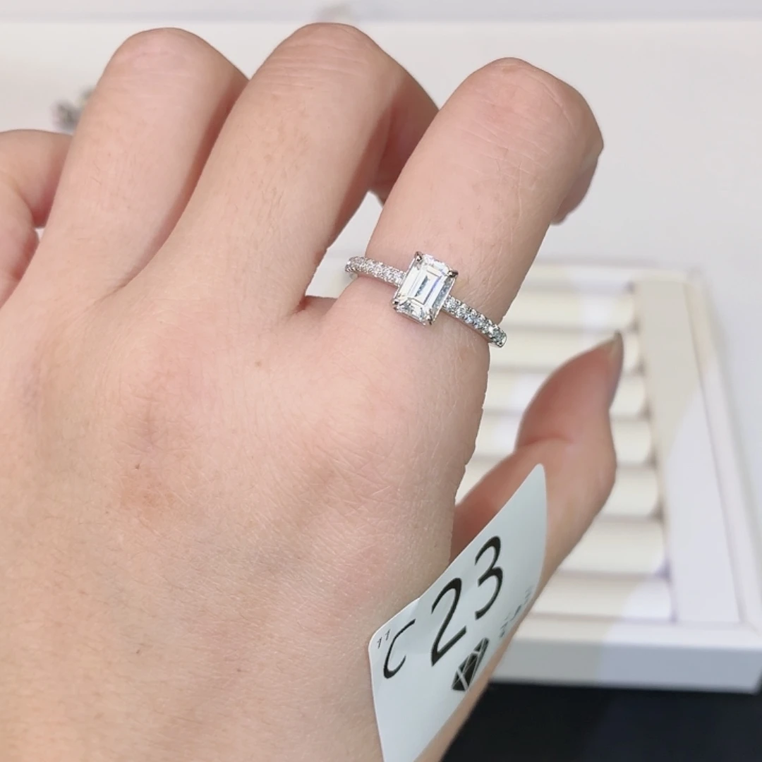 925银合成碳硅石c23