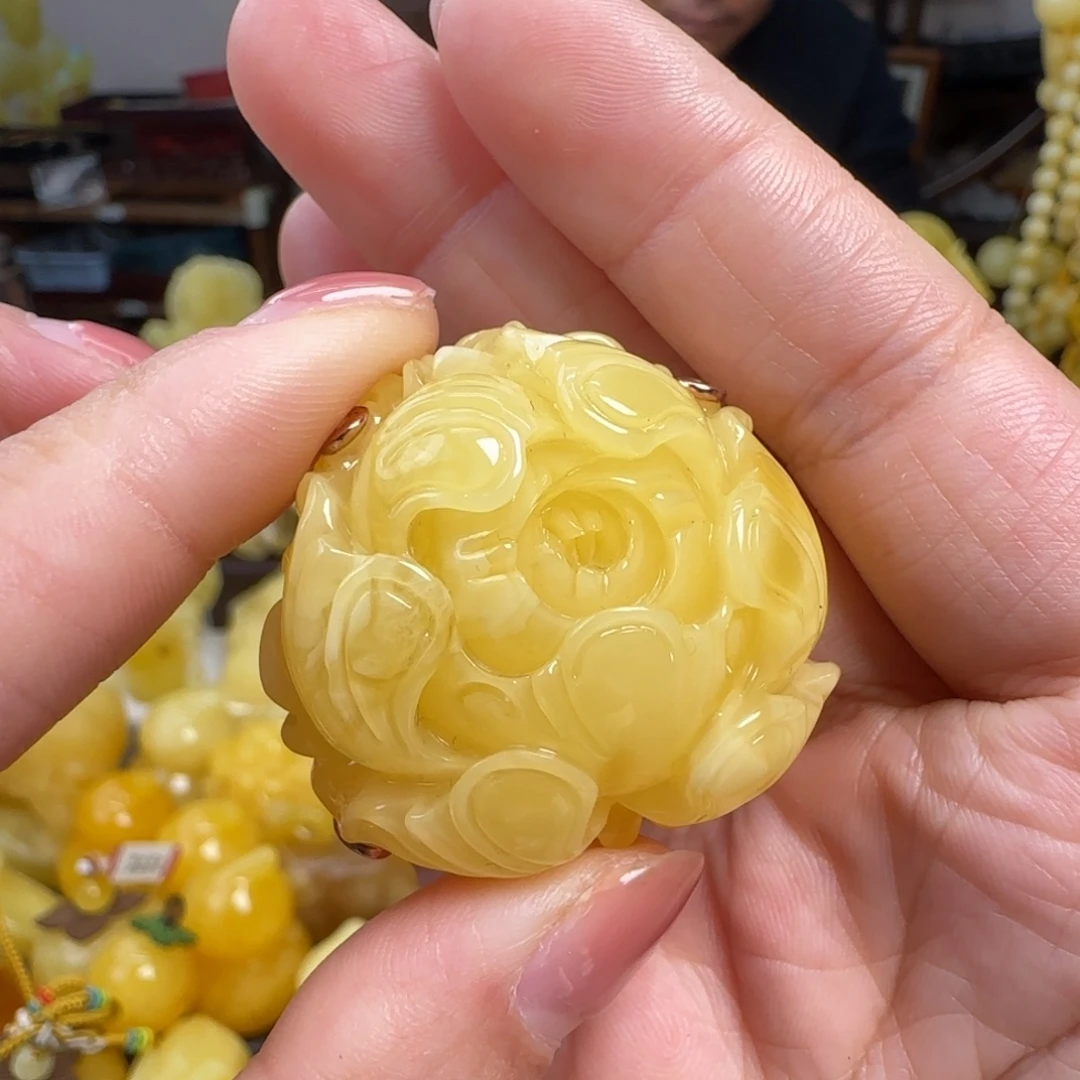 蜜蜡未镶嵌珠宝奇石