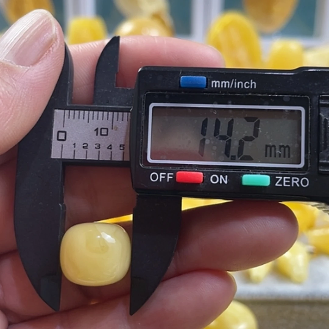 【闪购商品】琥珀裸石未镶嵌1车