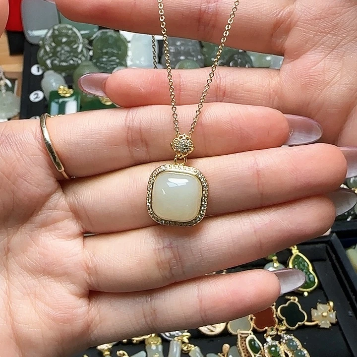 吊坠(赠链)银S925镶嵌和田玉