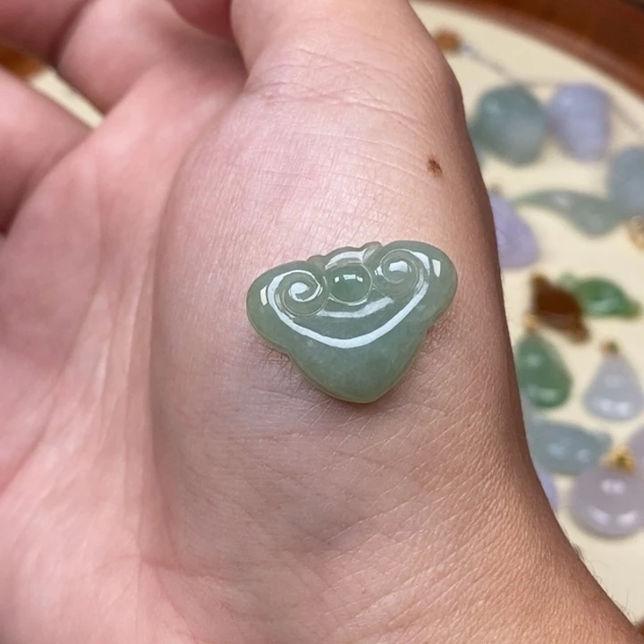 翡翠未镶嵌颈饰17