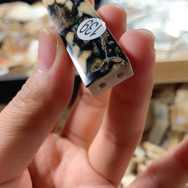 泥塑不打孔联系客服