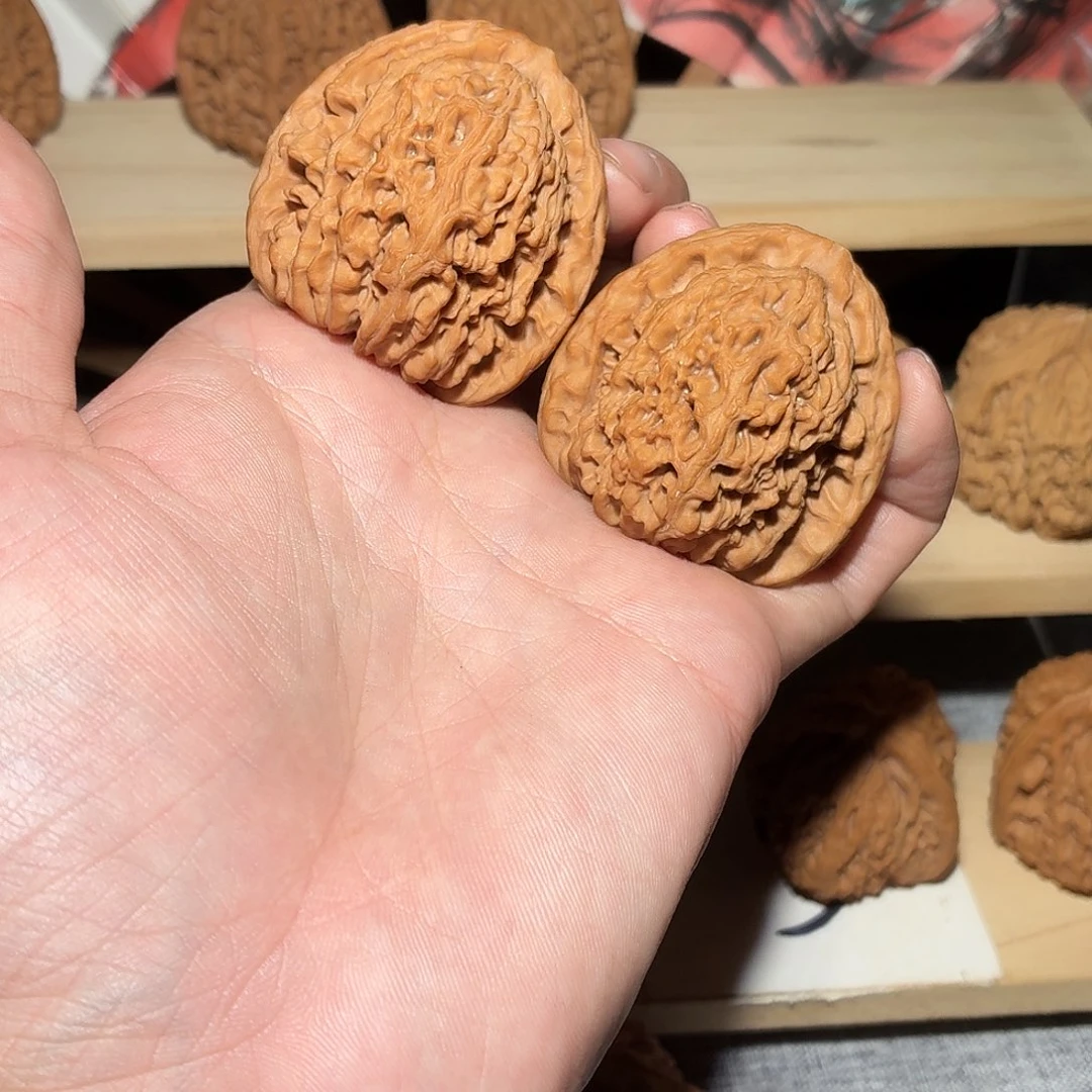 羁***℡吊坠文玩核桃200，