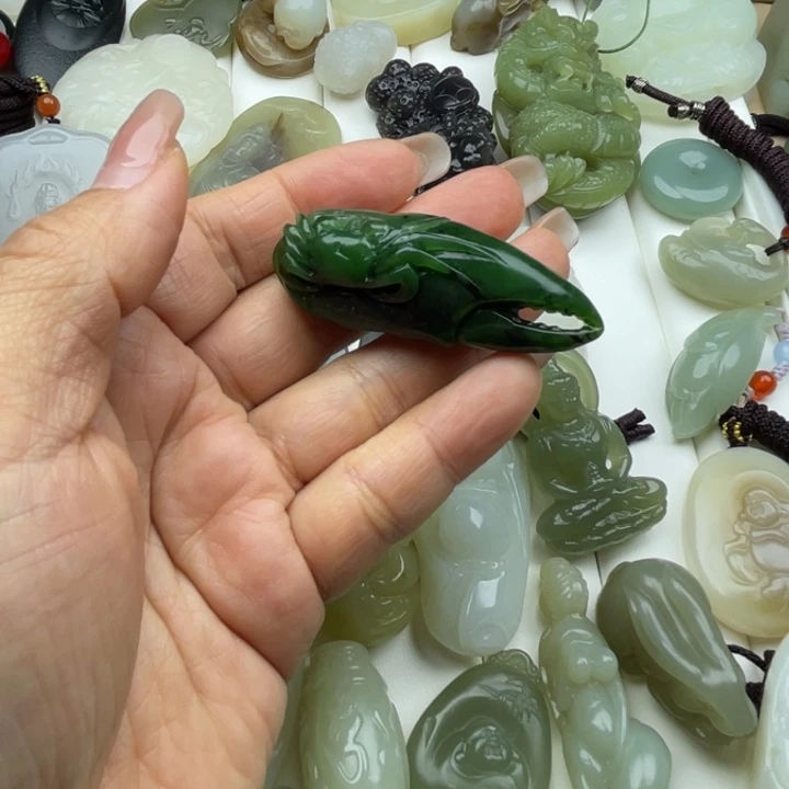 今***怪和田玉未镶嵌颈饰